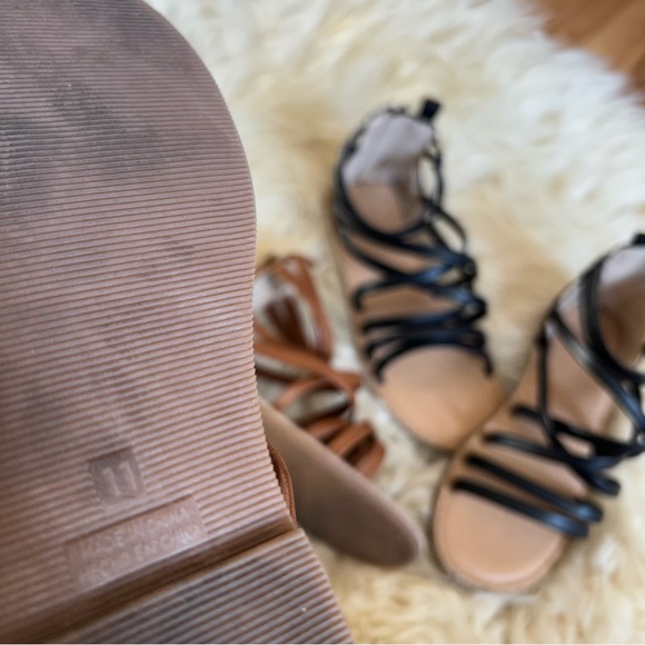 Old Navy Faux Leather Gladiator Sandals Size 11 - Picture 4 of 4